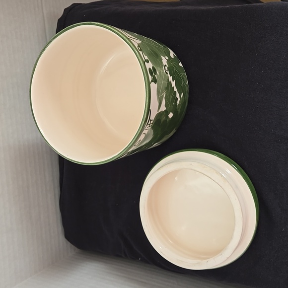 Green Hand-Painted Grape Vine Pattern Canisters by DESIGNPAC INC - Picture 8 of 10
